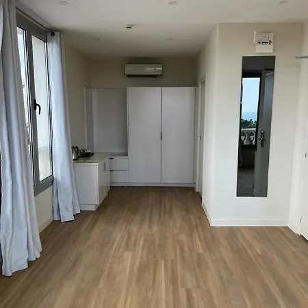 Guest house Urban Riviera - Executive *