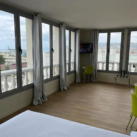 Urban Riviera - Executive Juan-les-Pins